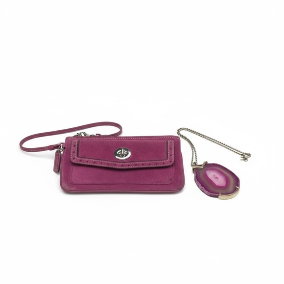 Vintage 90’s: Coach ❃ Suede Turnlock Wristlet Bag ❃ Magenta + Silver Hardware ❃ - Picture 15 of 16